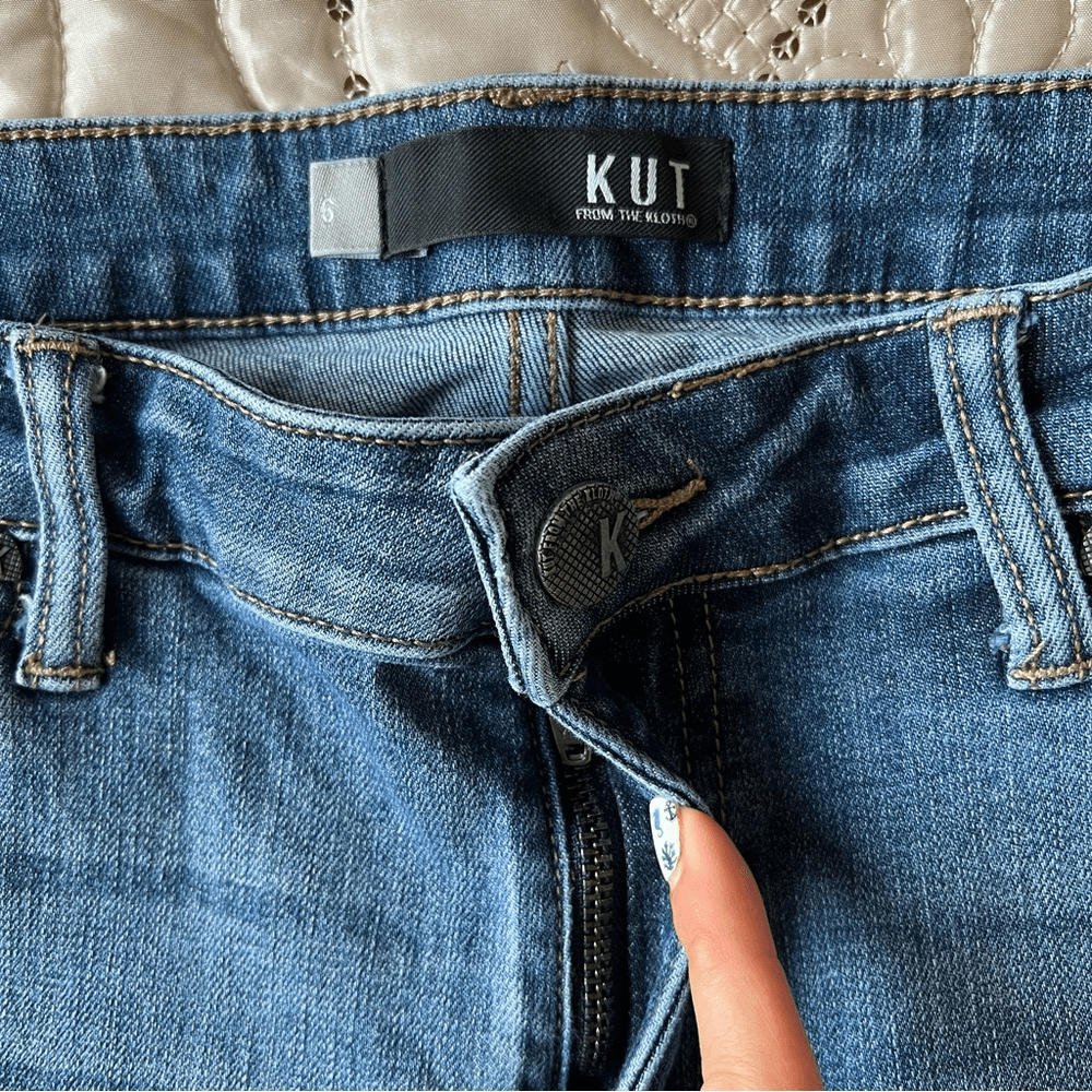 Kut From The Cloth Distressed Jeans Medium Wash Size 6