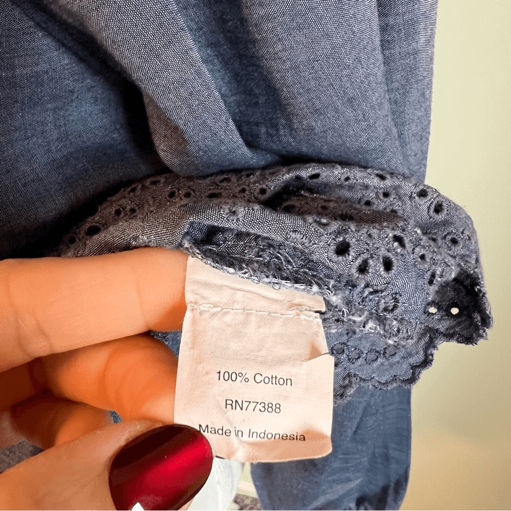 J. Crew Peasant Chambray Long Sleeves Eyelet Blouse Top Size 6 Long Sleeve