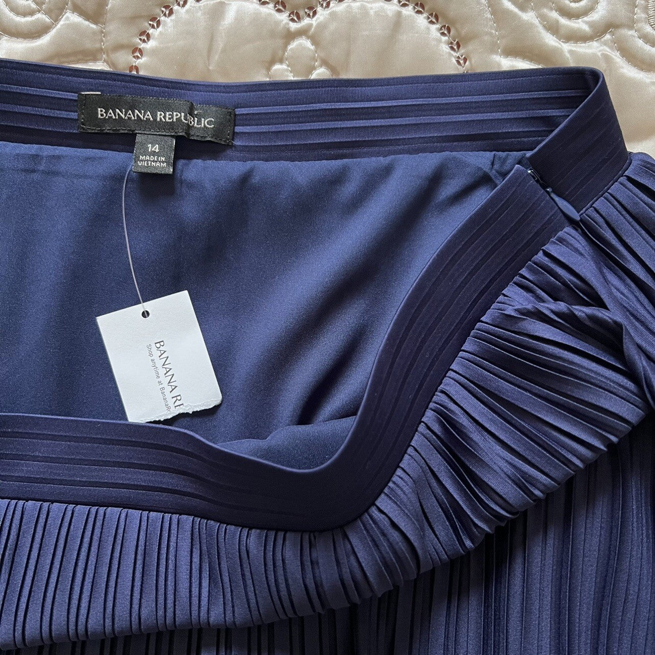 Banana Republic Layered Pleated Navy Blue Mini Skirt NEW Size 14