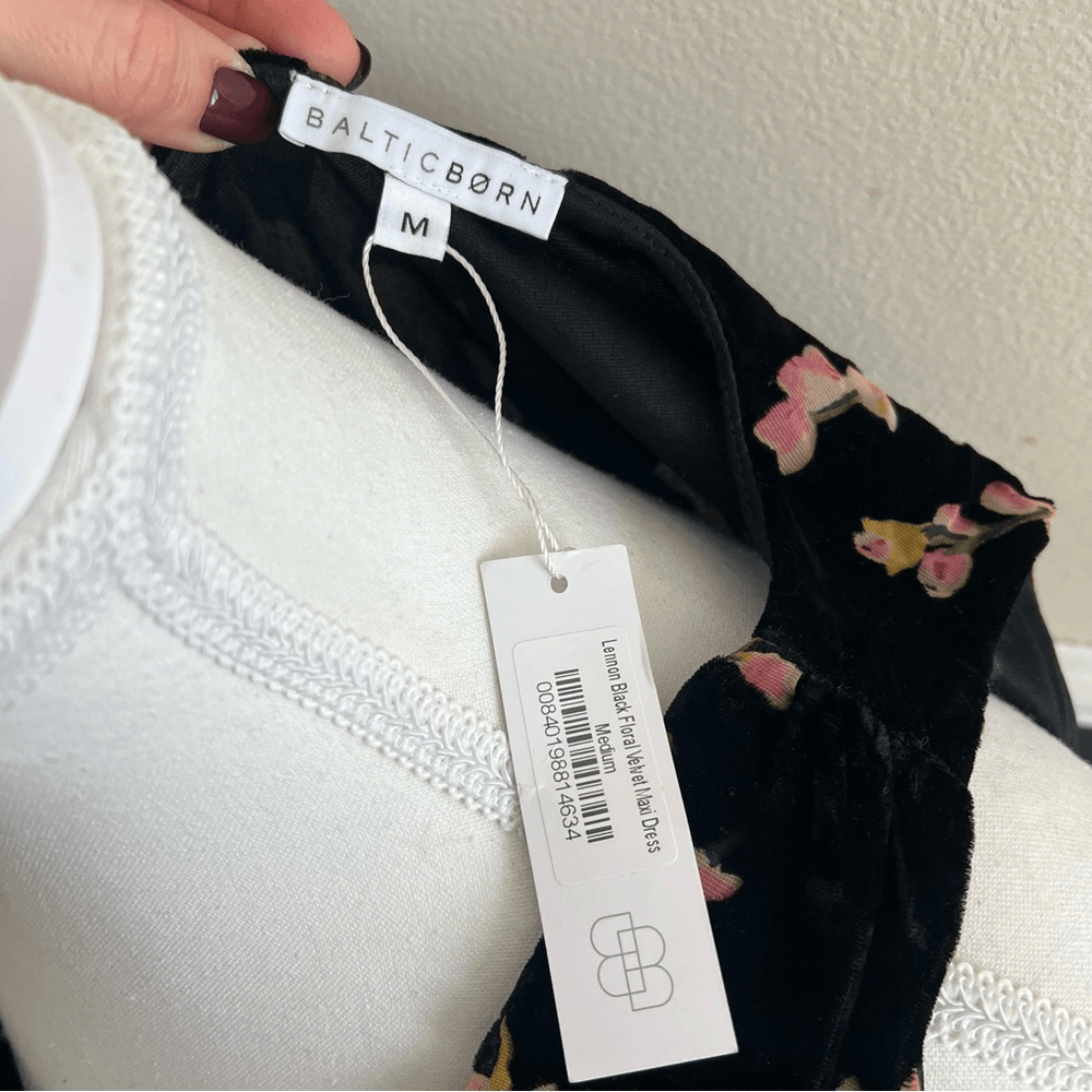 Baltic Born Lennon Velvet Floral Maxi Front Slit Dress in Black NEW Size Medium