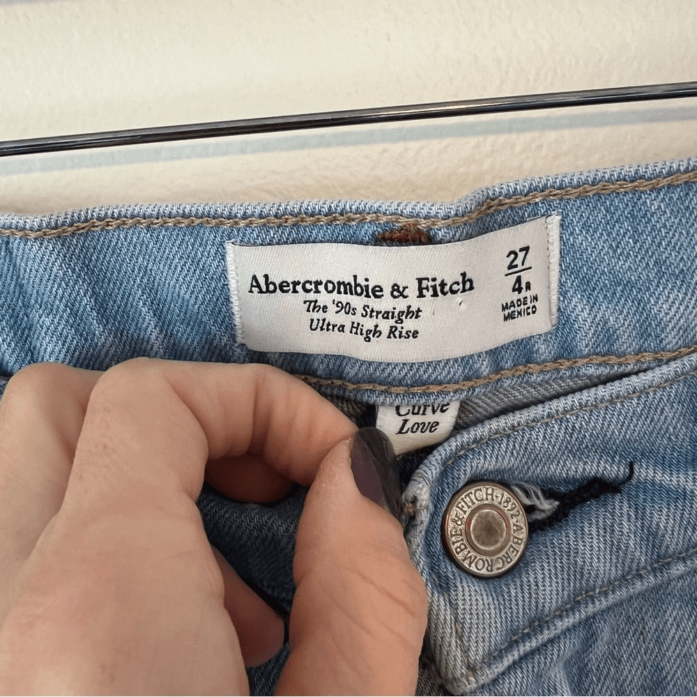 Abercrombie & Fitch The 90s Straight Ultra High Rise Curve Love Jeans 27 / 4