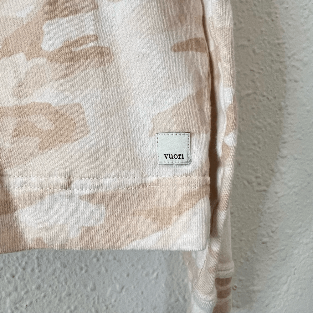 Vuori Beach Hoodie in Bisque Camo Size Small