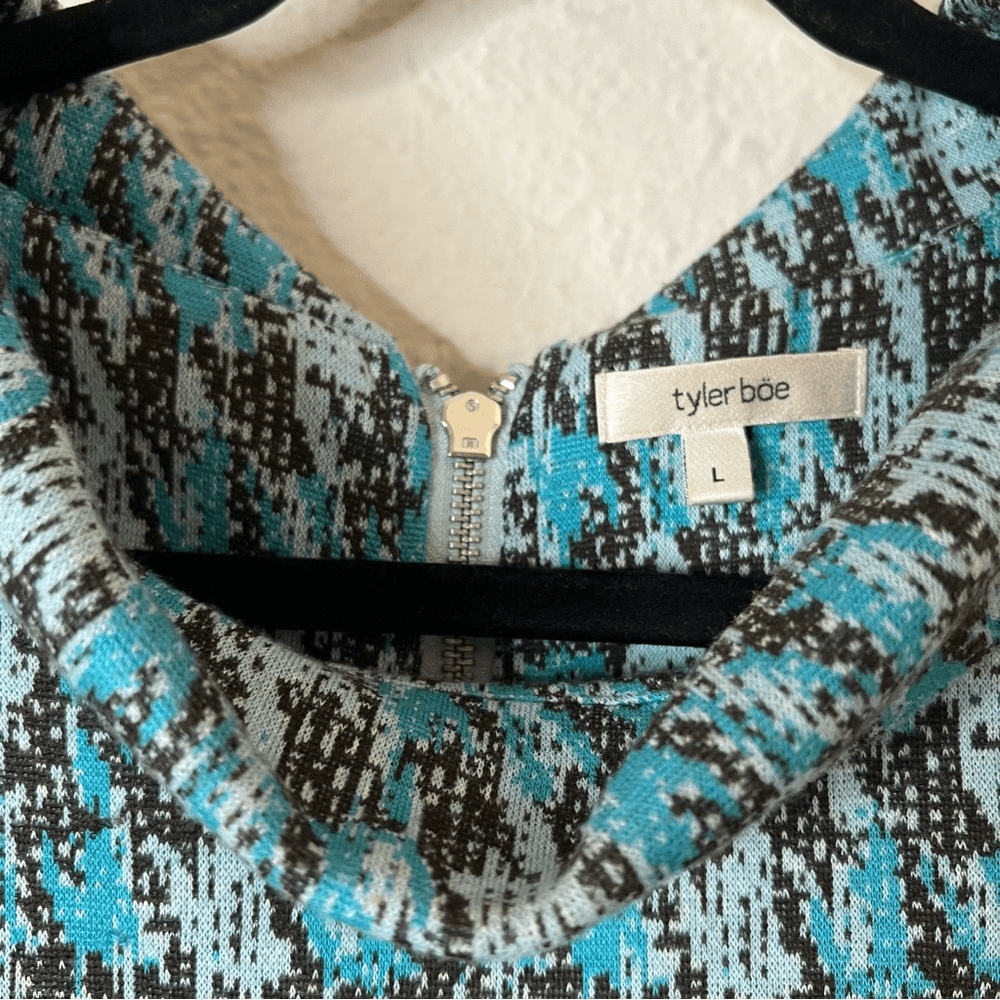 Tyler Boe Houndstooth Bell Sleeve Mini Sweater Dress Size Large