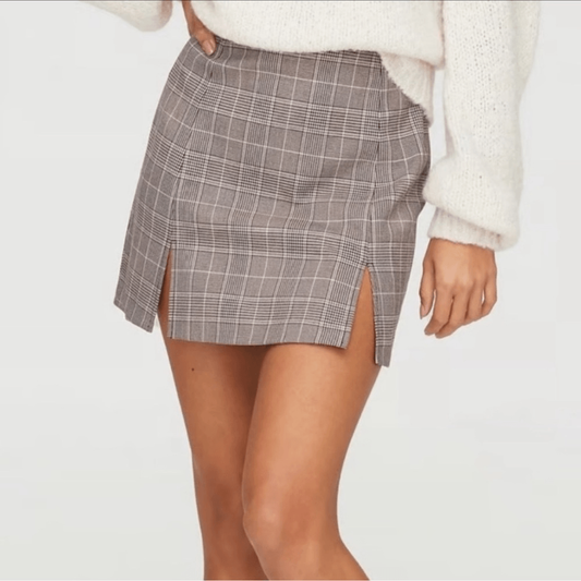 Aritzia Sunday Best Plaid Notched Mini Skirt in Gray Size 8