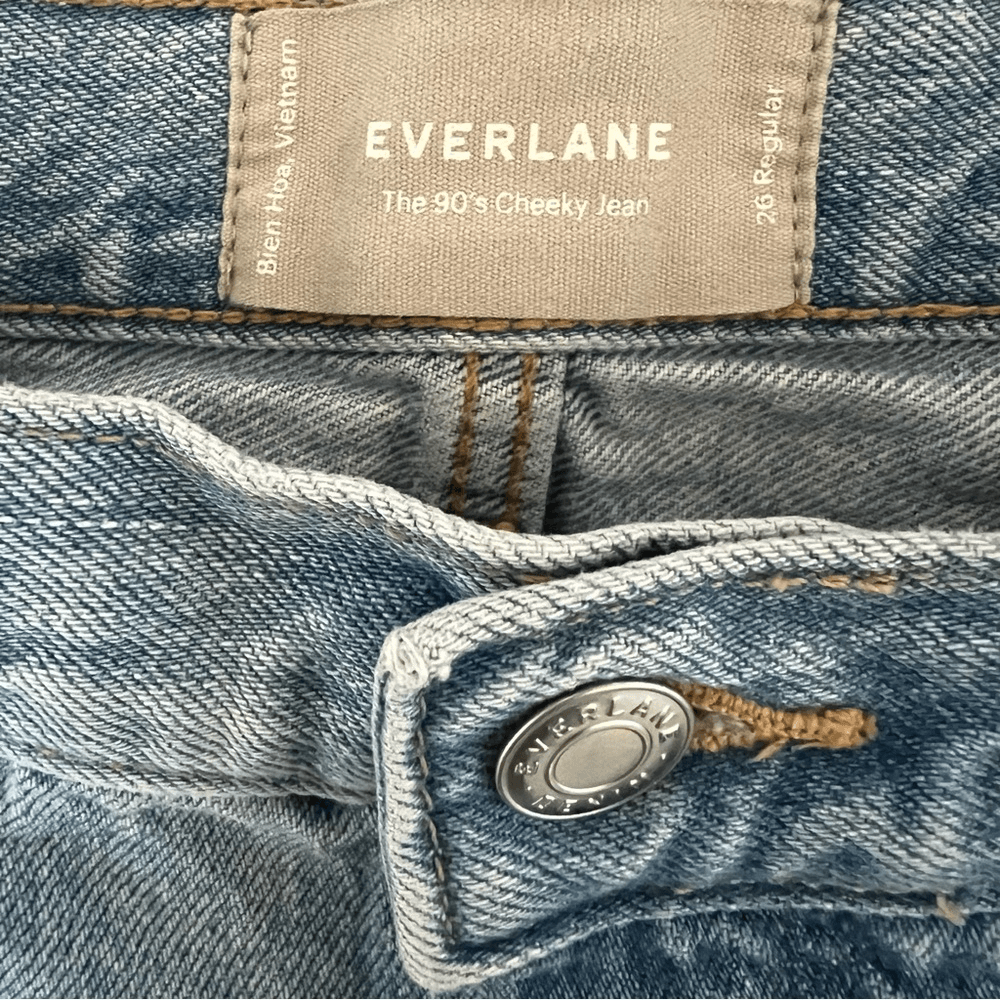 Everlane The Relaxed 90s Jean Denim Shorts Size 26 Light Wash 3”