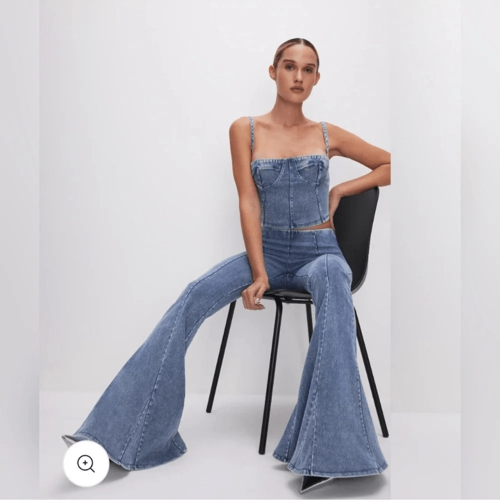 Good American Soft Sculpt Pull-On Extreme Flare Jeans Size XS