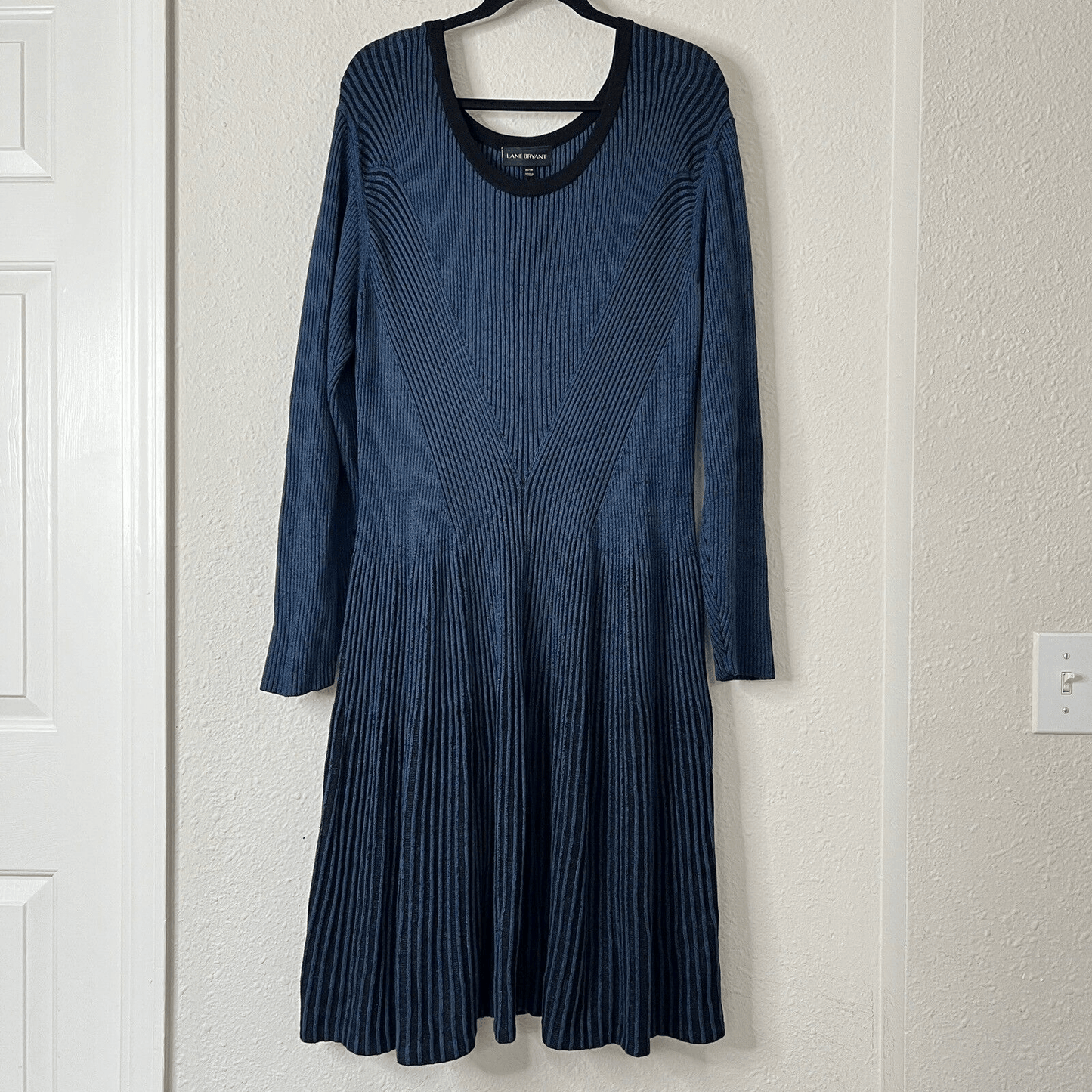 Lane Bryant Stretch Ribbed Knit Long Sleeves Sweater Dress Size 26/28 Blue Black