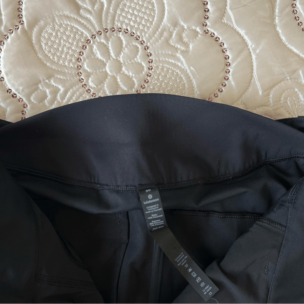 Lululemon Mens Black Classic Fit Pants Size 30