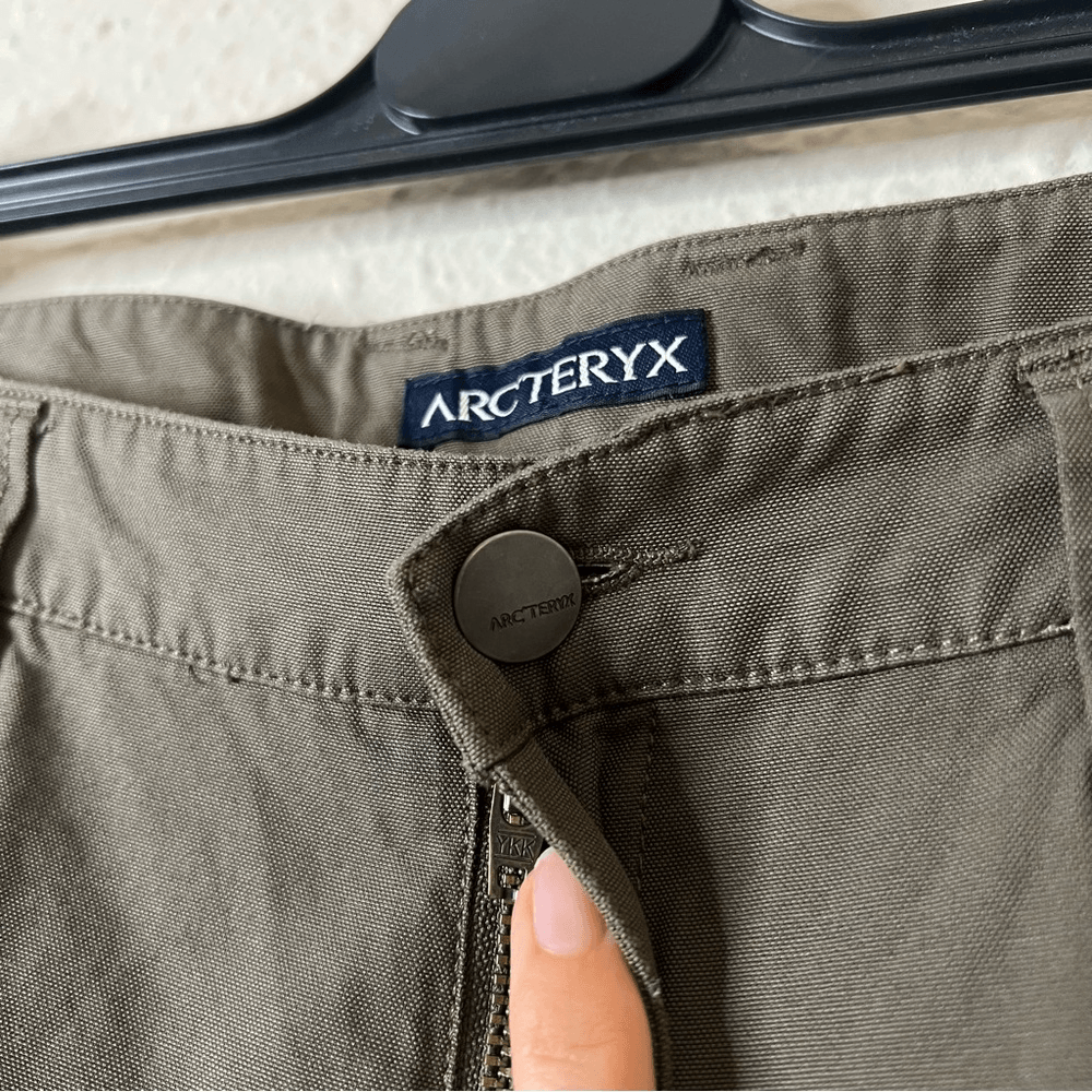 ARCTERYX Womens Cropped Cargo Capri Pants in Green Size 14 Outdoor Hiking
