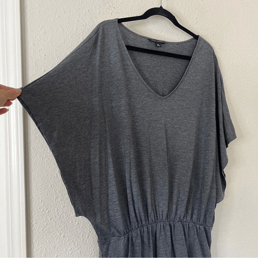 Banana Republic V-neck Short Sleeve Gray Top Size XL