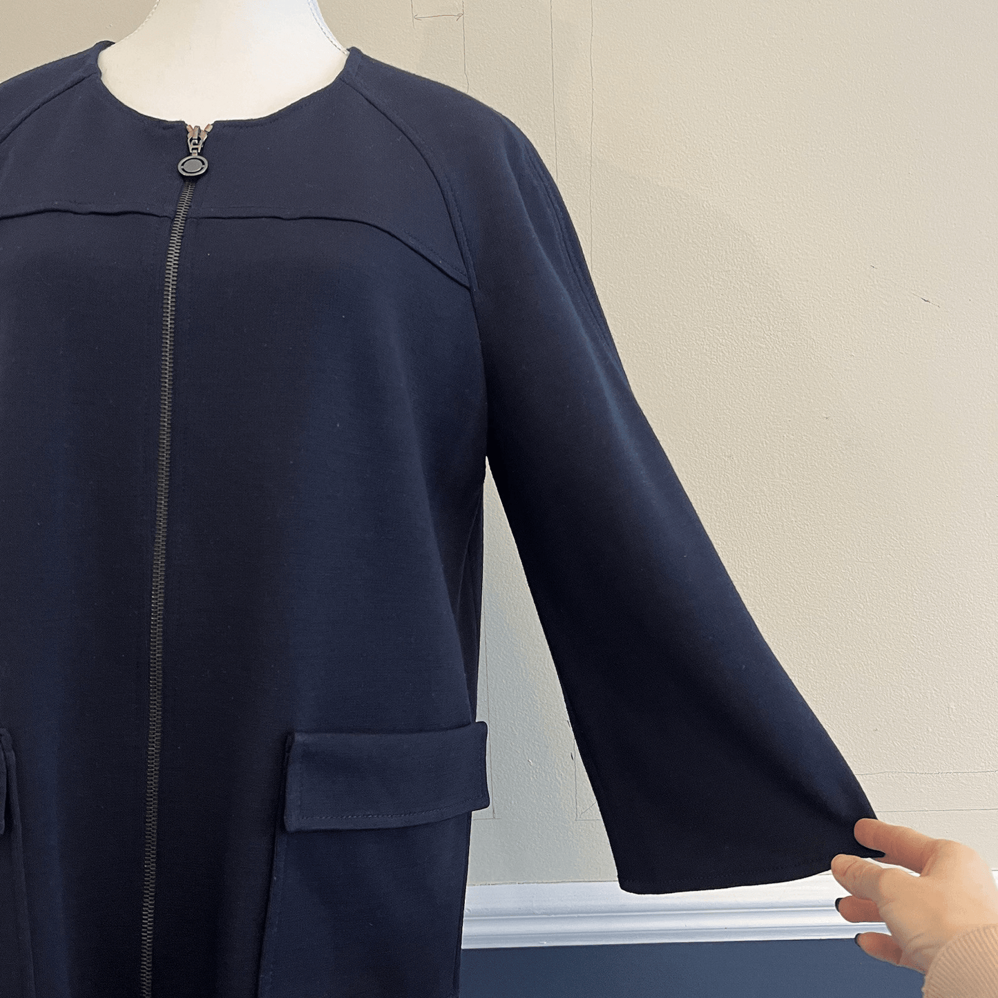 St. John Navy Blue Wool Blend Full Zip 3/4 Sleeve Knit Jacket Blazer Size Large