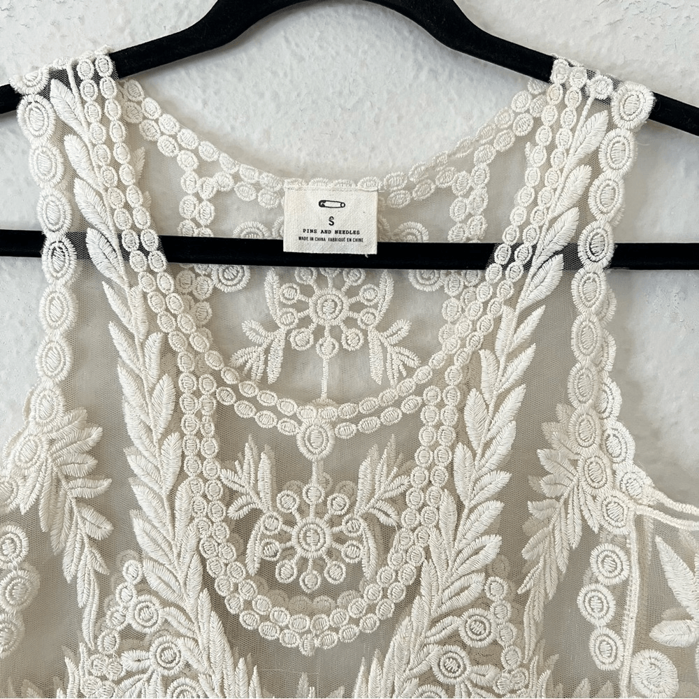 Anthropologie Pins & Needles Cream Embroidered Sheer Lace Tank Top Size Small