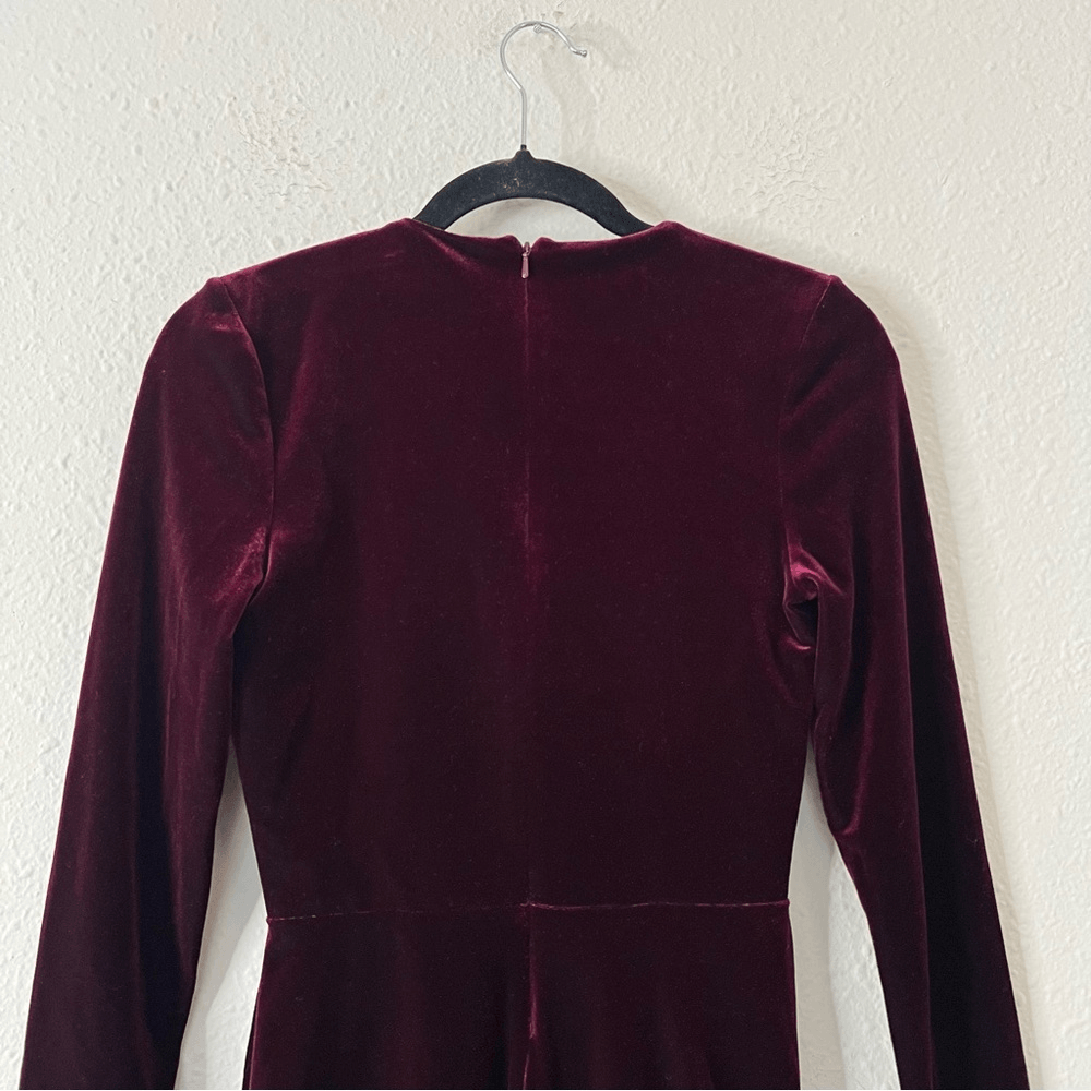 BLACK HALO l Maroon Velvet Long Sleeve V Neck Mini Cocktail Bodycon Dress Size 0