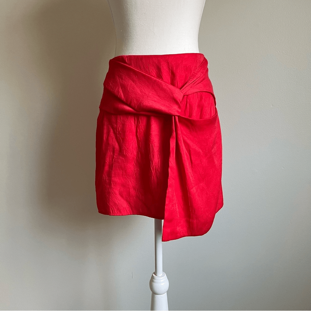 ZARA Coral Red Sateen Mini Skirt with Knot Detail Bloggers Fave Size XS