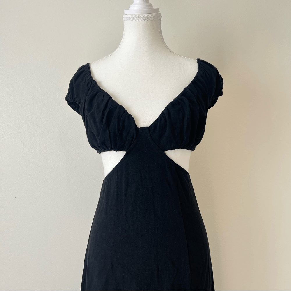 Hello Molly In Your Eyes Black Linen Cut Out Off Shoulder Maxi Dress Small
