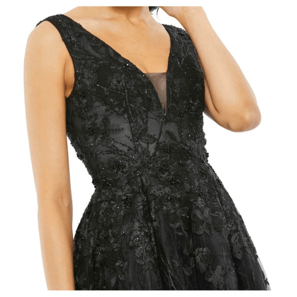 Mac Duggal Floral Embroidered Illusion V-Neck Gown Black Maxi Dress NEW Size 2