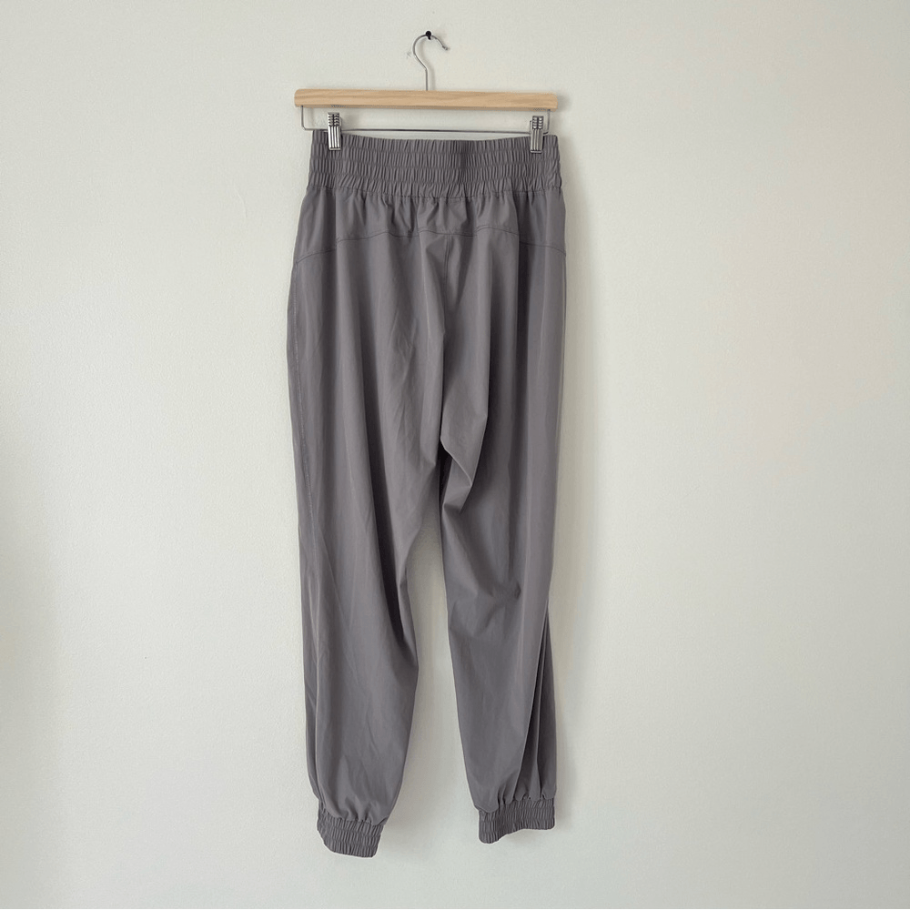 Halara High Rise Jogger Pants NEW Size Medium in Gray