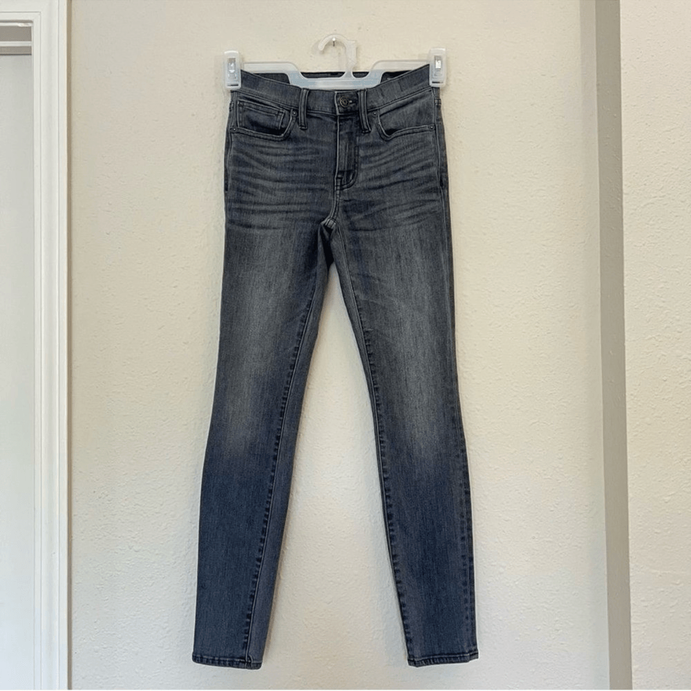 Madewell 10" High Rise Skinny Jeans in Gray Size 24