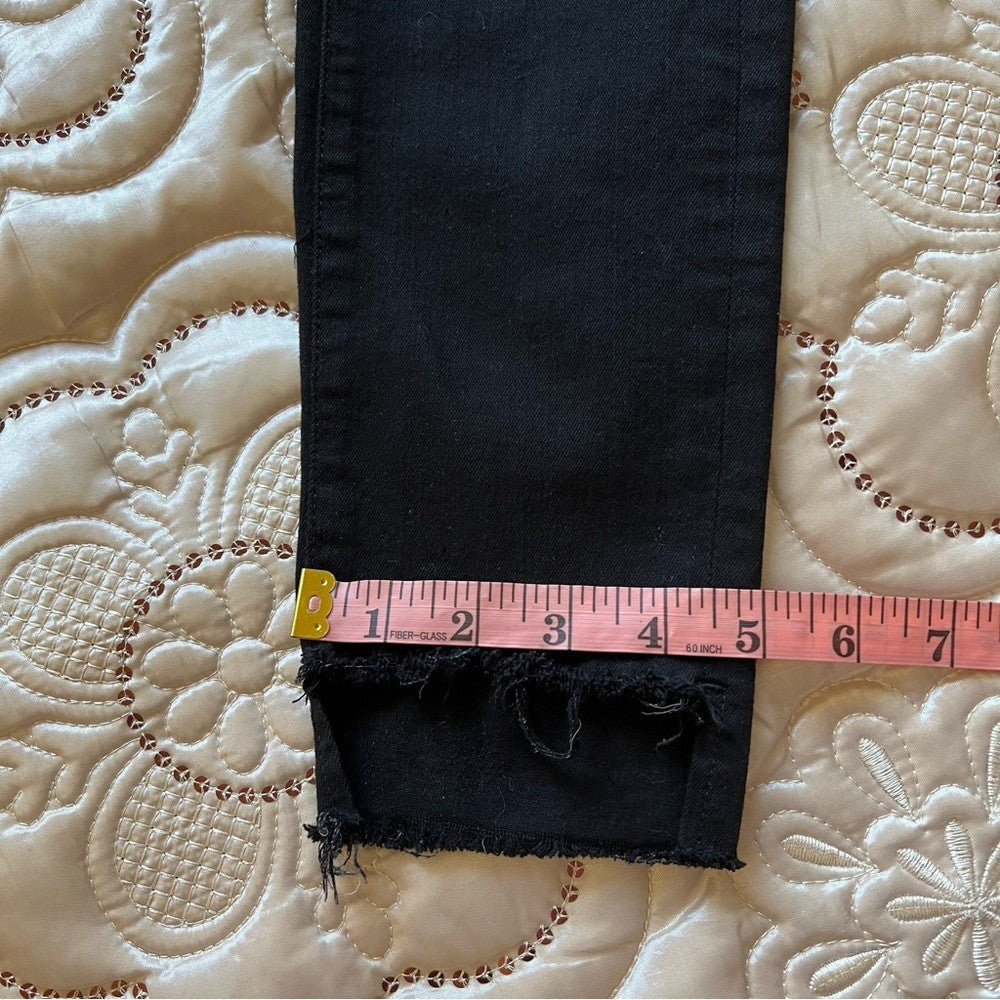 FRAME Le Skinny De Jeanne Raw Stagger Hem Jeans in Black Size 26