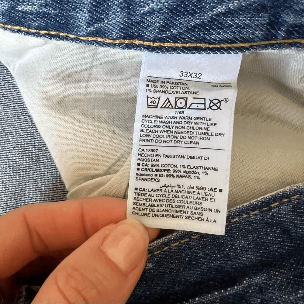 Old Navy Men's Medium Wash Slim Built-In Flex Rip-and-Repair Jeans NEW 33x32