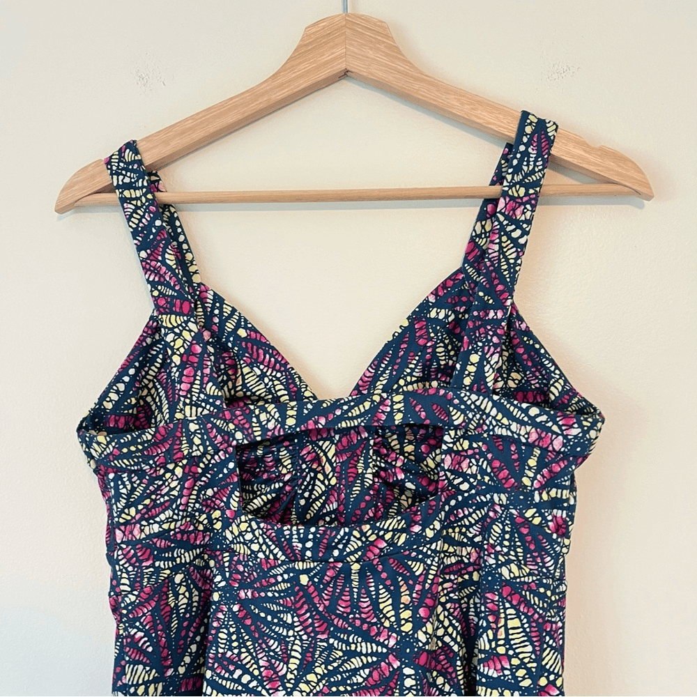 Patagonia Minette Printed Athletic Dress Size Medium Stretchy Blue Pink Green