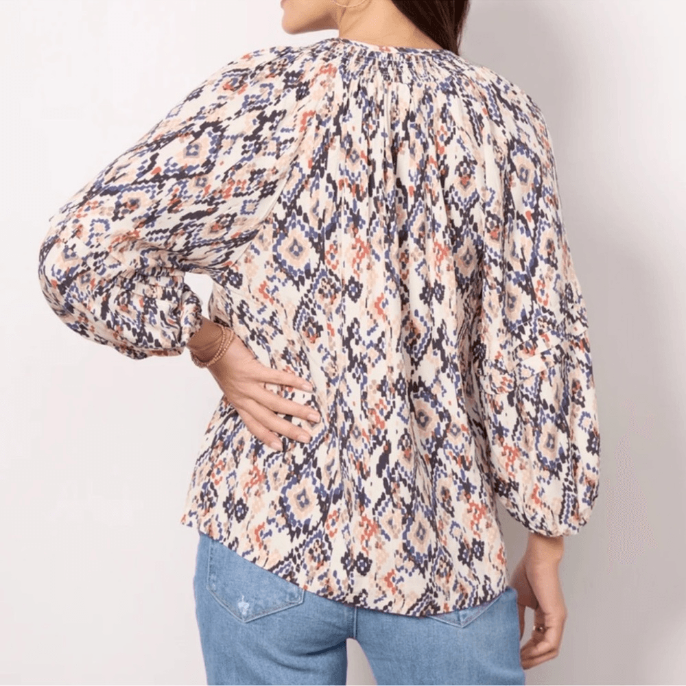 Evereve Layla Ikat Print Blouse Top Size XS