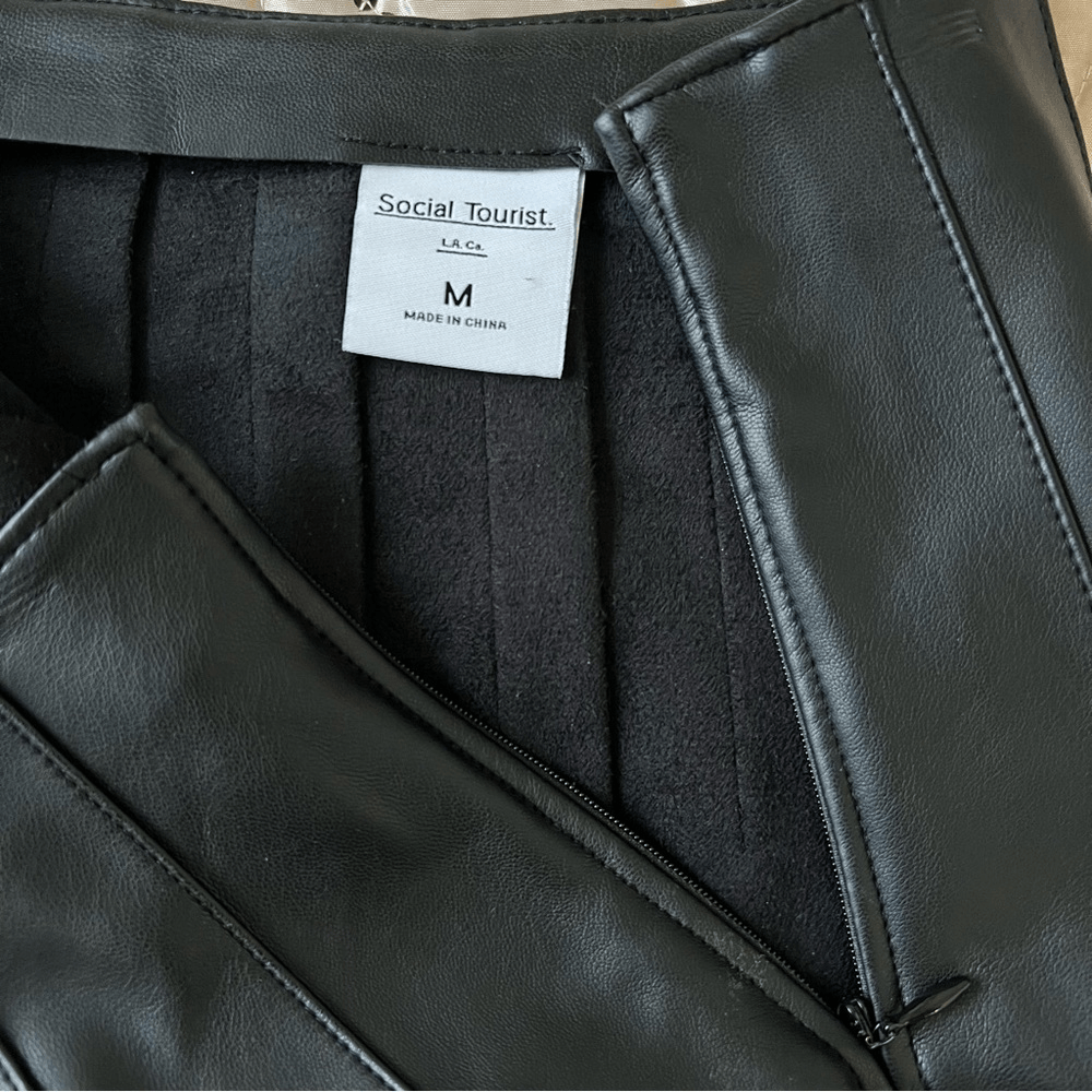 Social Tourist Black Faux Leather Pleated Mini Skirt Size Medium