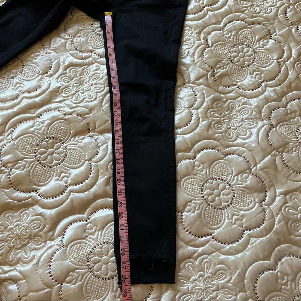 FRAME Le Skinny De Jeanne Raw Stagger Hem Jeans in Black Size 26