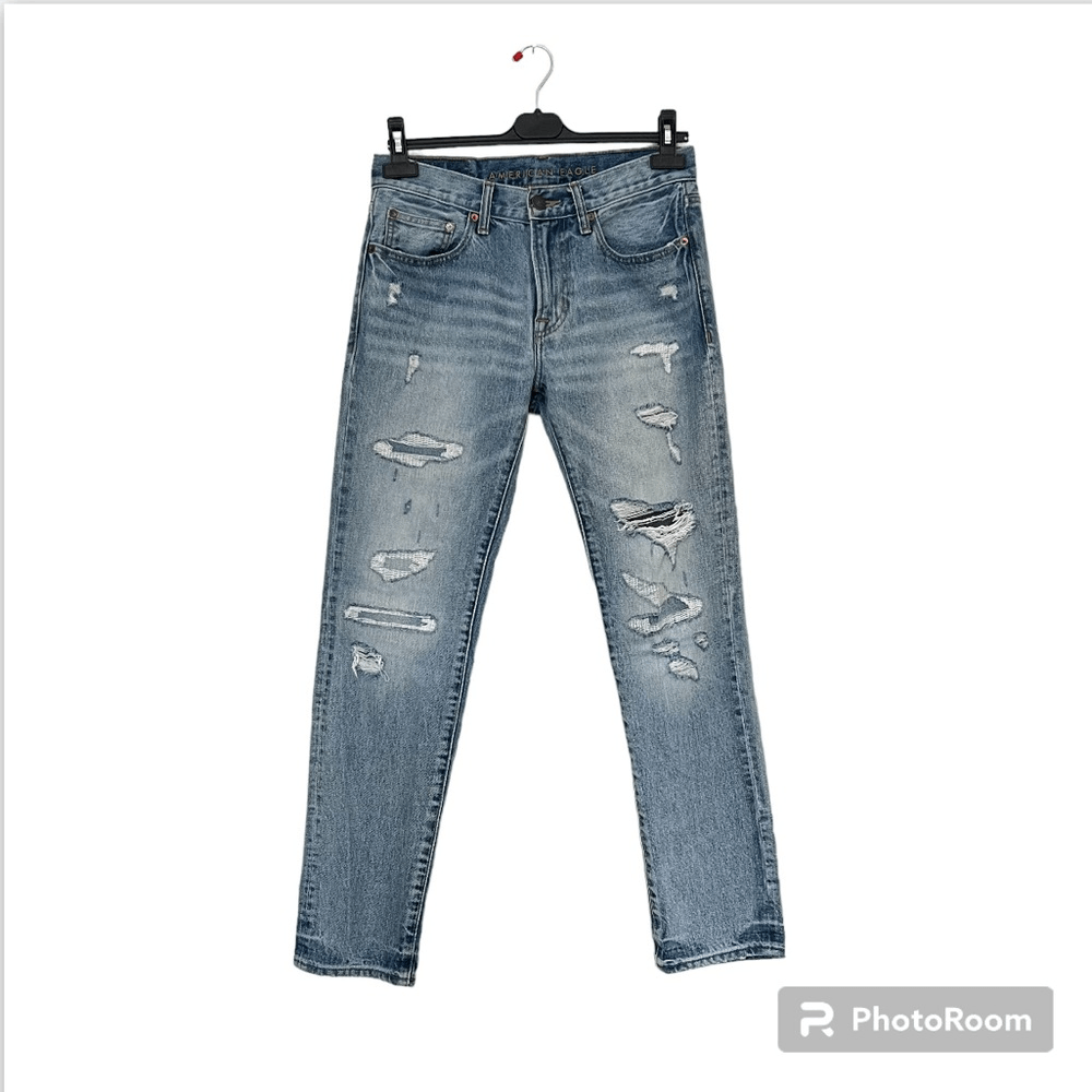 American Eagle Men’s Slim Straight Light Wash Distressed Jeans Size 28x30