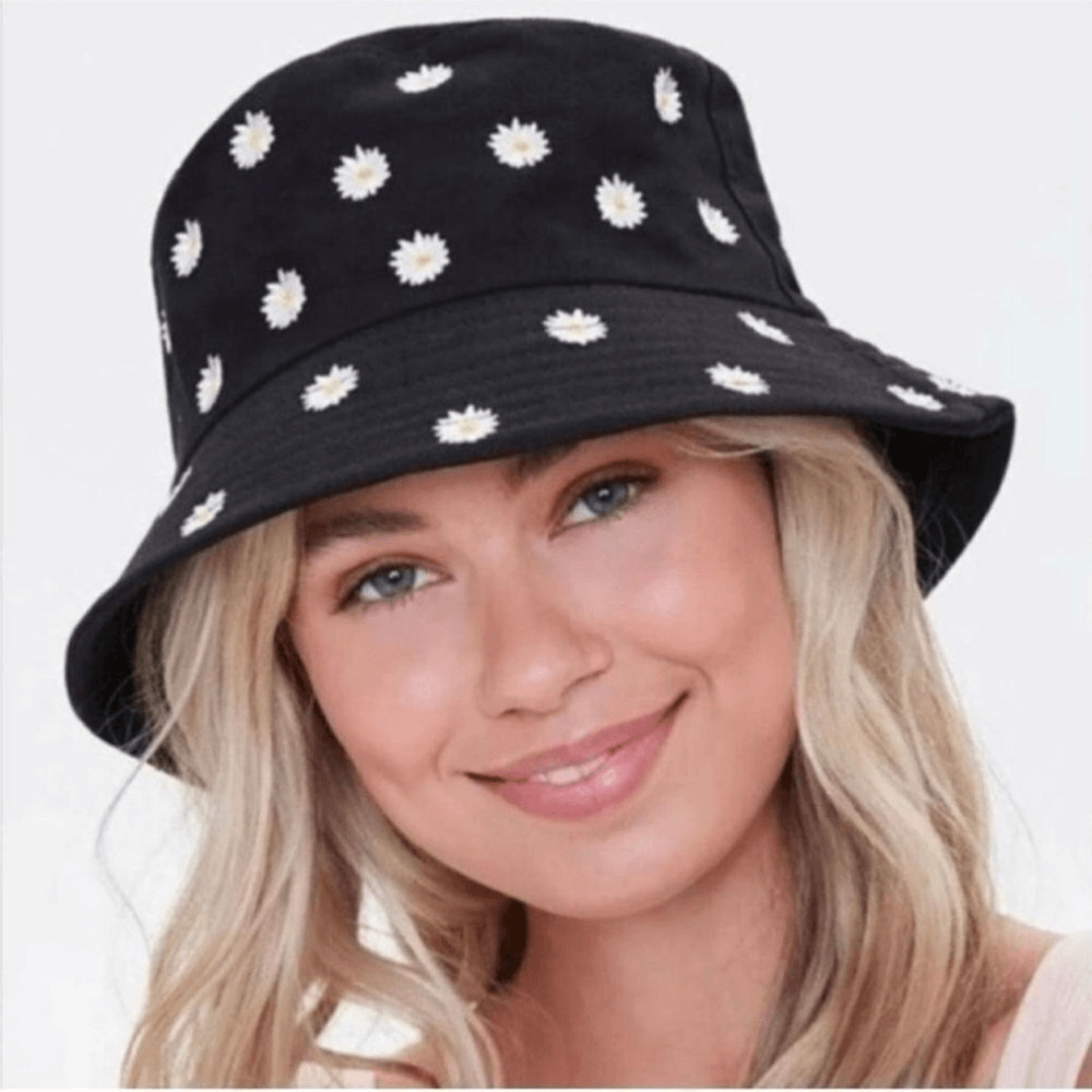 Alice + Olivia Daisy Reversible Bucket Hat NEW