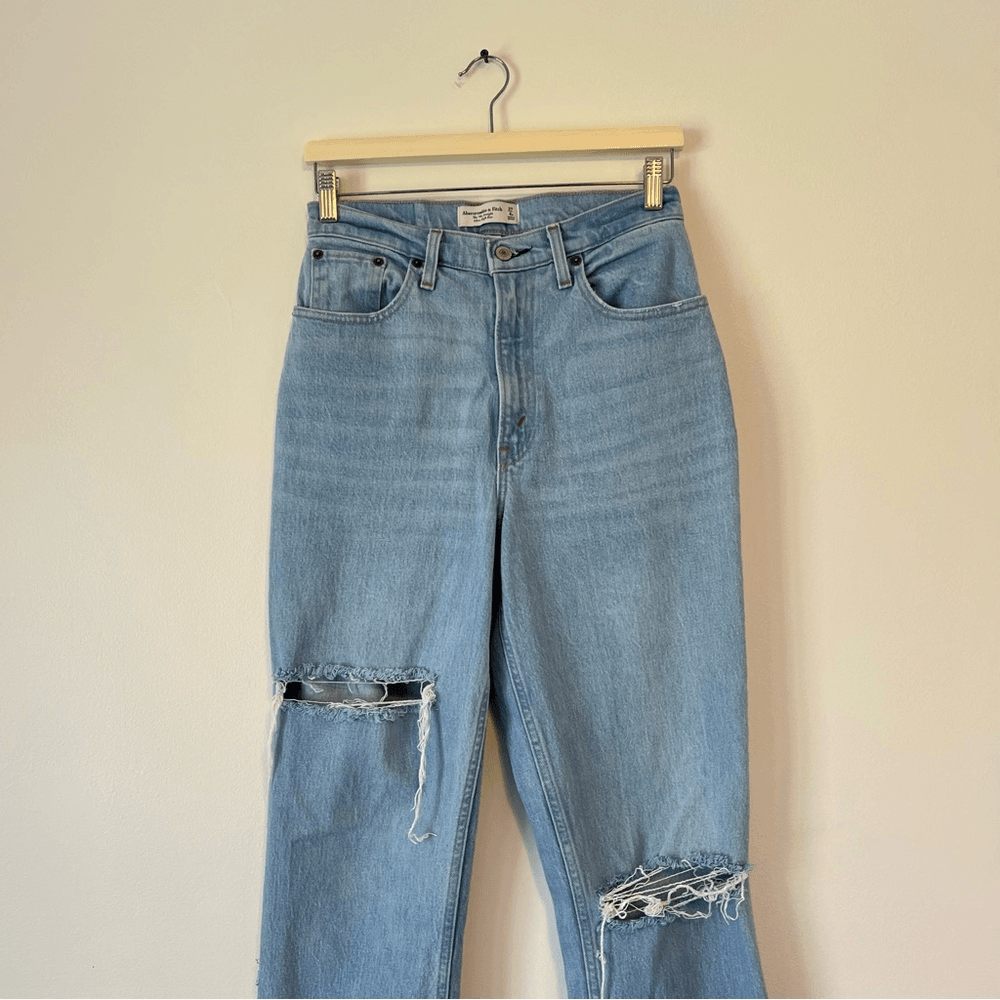 Abercrombie & Fitch The 90s Straight Ultra High Rise Curve Love Jeans 27 / 4