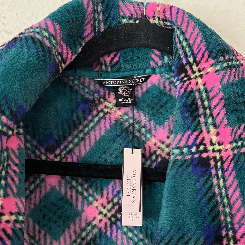 Victoria’s Secret Plaid Plush Velour Plaid Robe NEW Size M/L