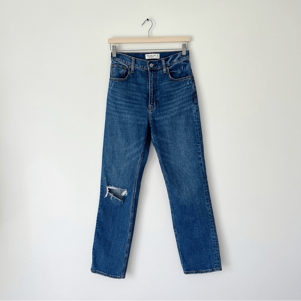 Abercrombie & Fitch Ultra High Rise The Ankle Straight Jeans 26 / 2L Medium Wash