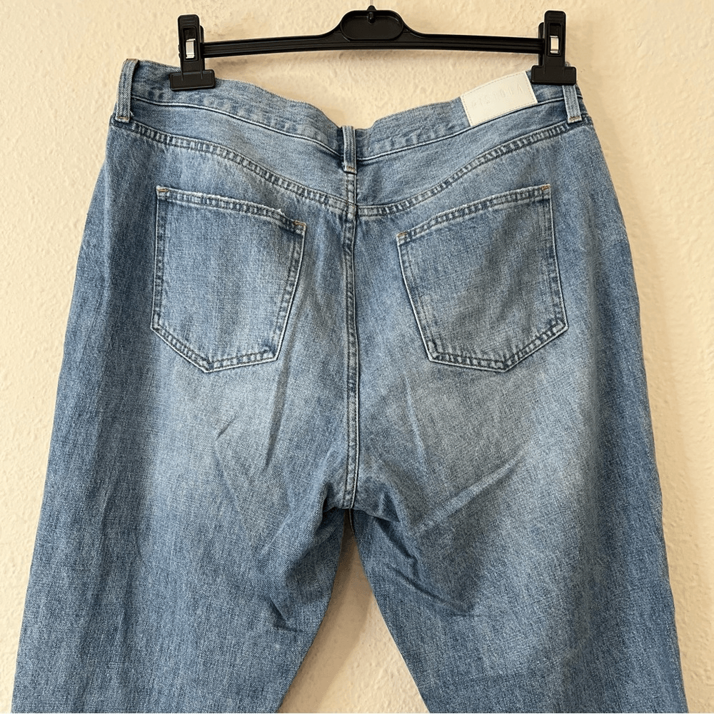 Pistola Presley Light Wash High Rise Distressed Jeans Relaxed Roller Size 33