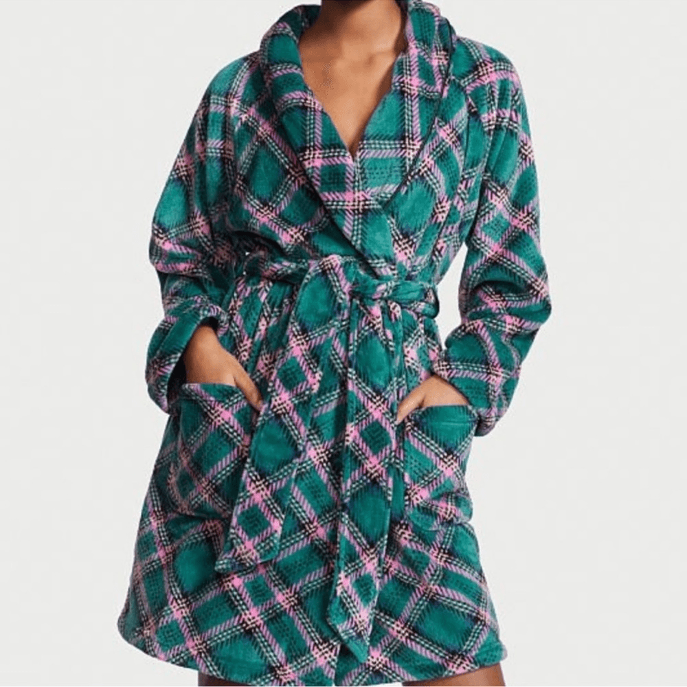 Victoria’s Secret Plaid Plush Velour Plaid Robe NEW Size M/L