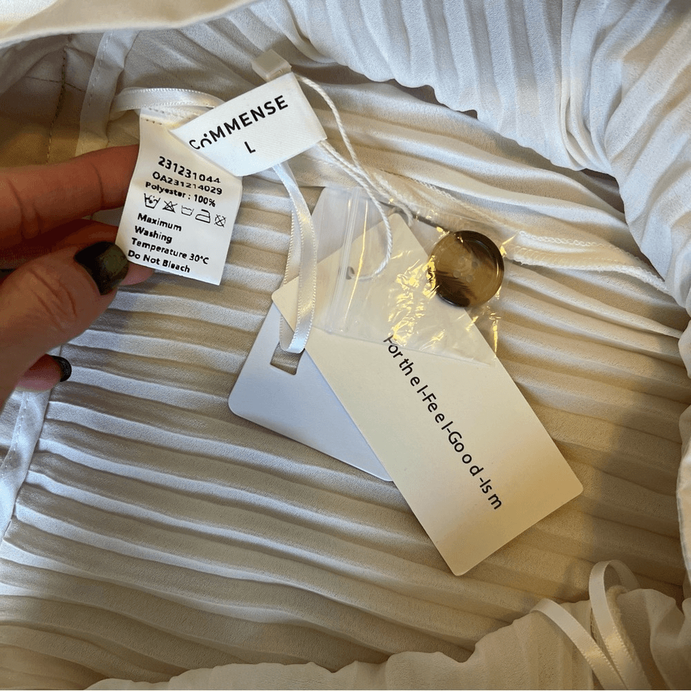 Commense Asymmetrical Pleated Midi Skirt NEW Size Large in Cream