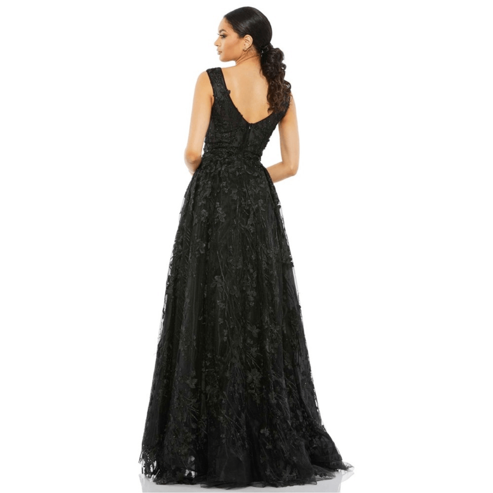 Mac Duggal Floral Embroidered Illusion V-Neck Gown Black Maxi Dress NEW Size 2