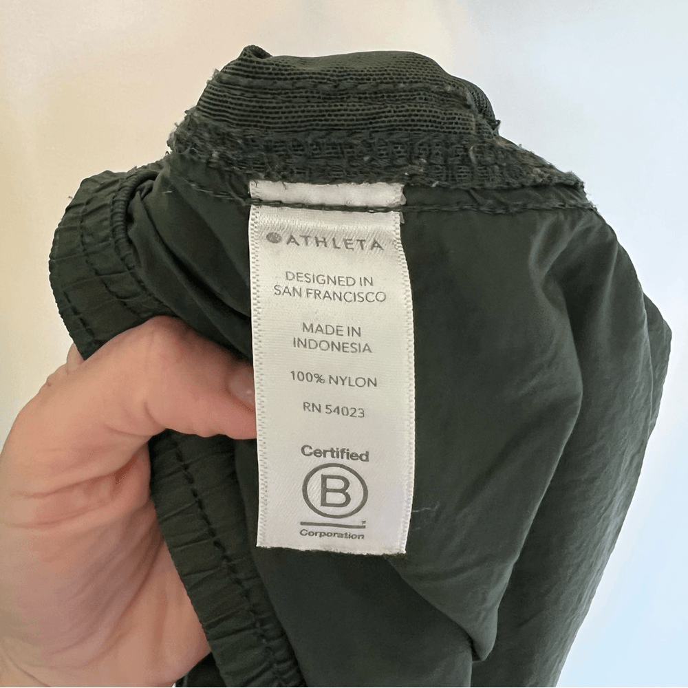 Athleta Expedition Short in Green Size 4