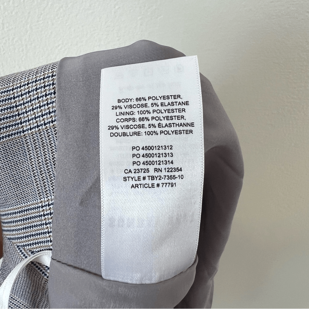 Aritzia Sunday Best Plaid Notched Mini Skirt in Gray Size 8