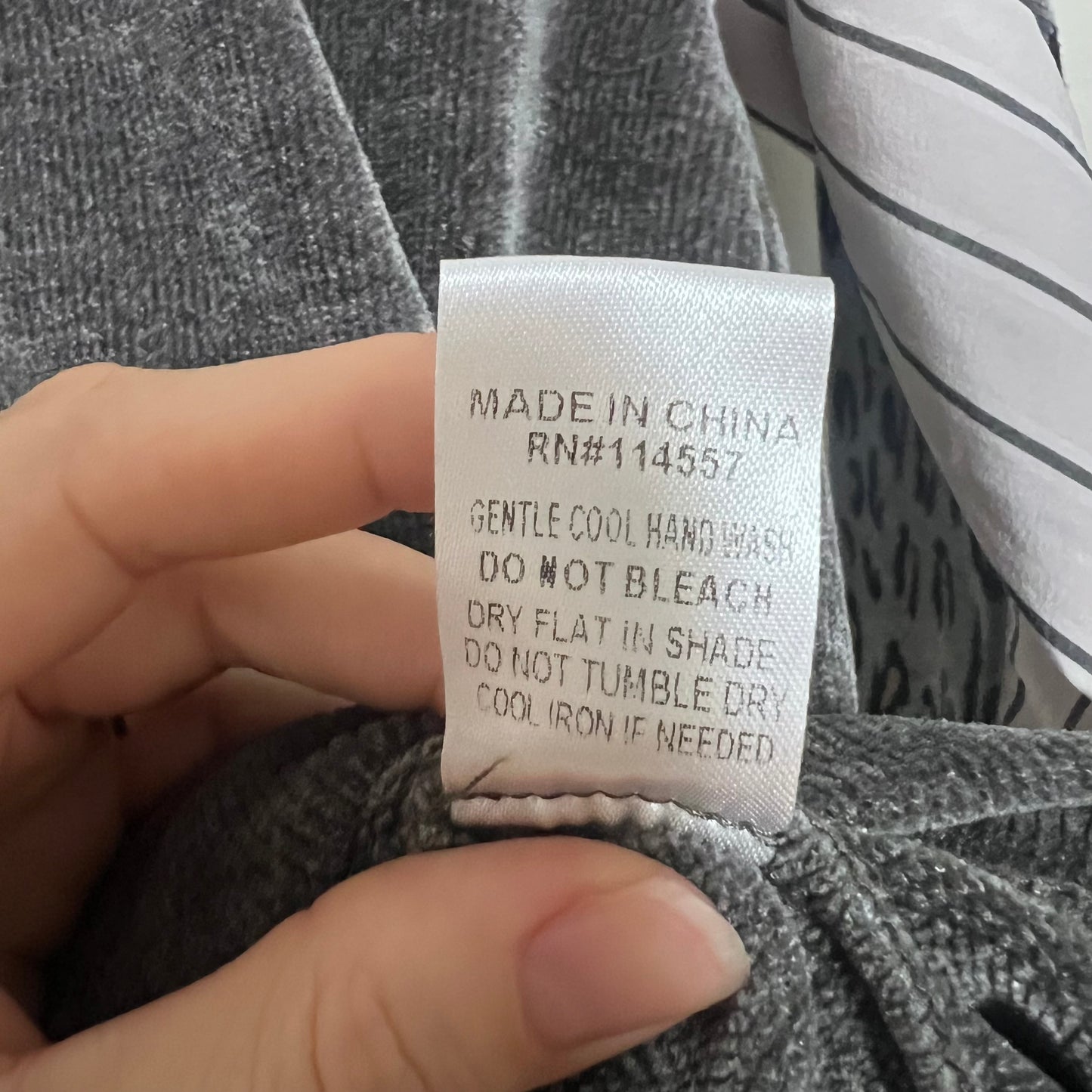 THML Sweater Womens Small Gray Black Raglan Leopard Sleeve Pullover Mixed Media