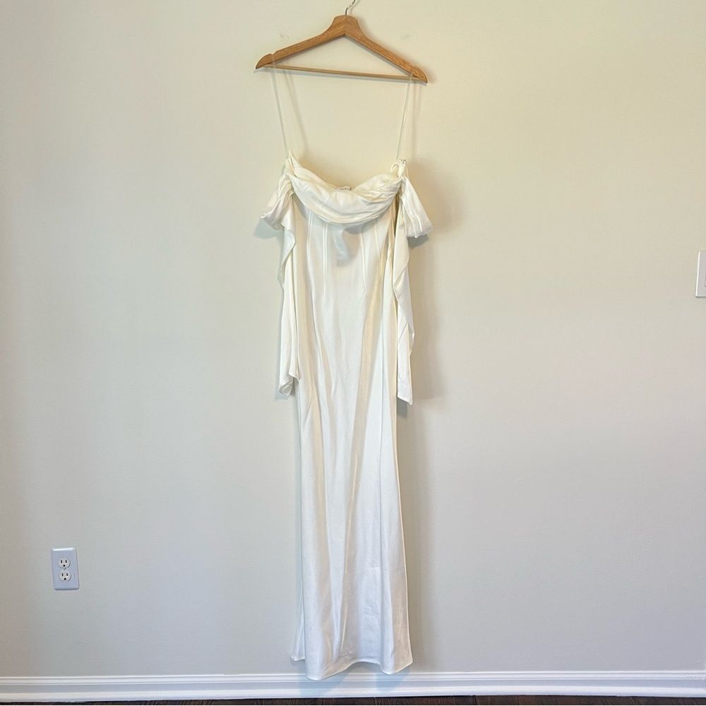 Meshki Giselle White Off the Shoulder Cowl Neck Satin Maxi Dress NEW Medium