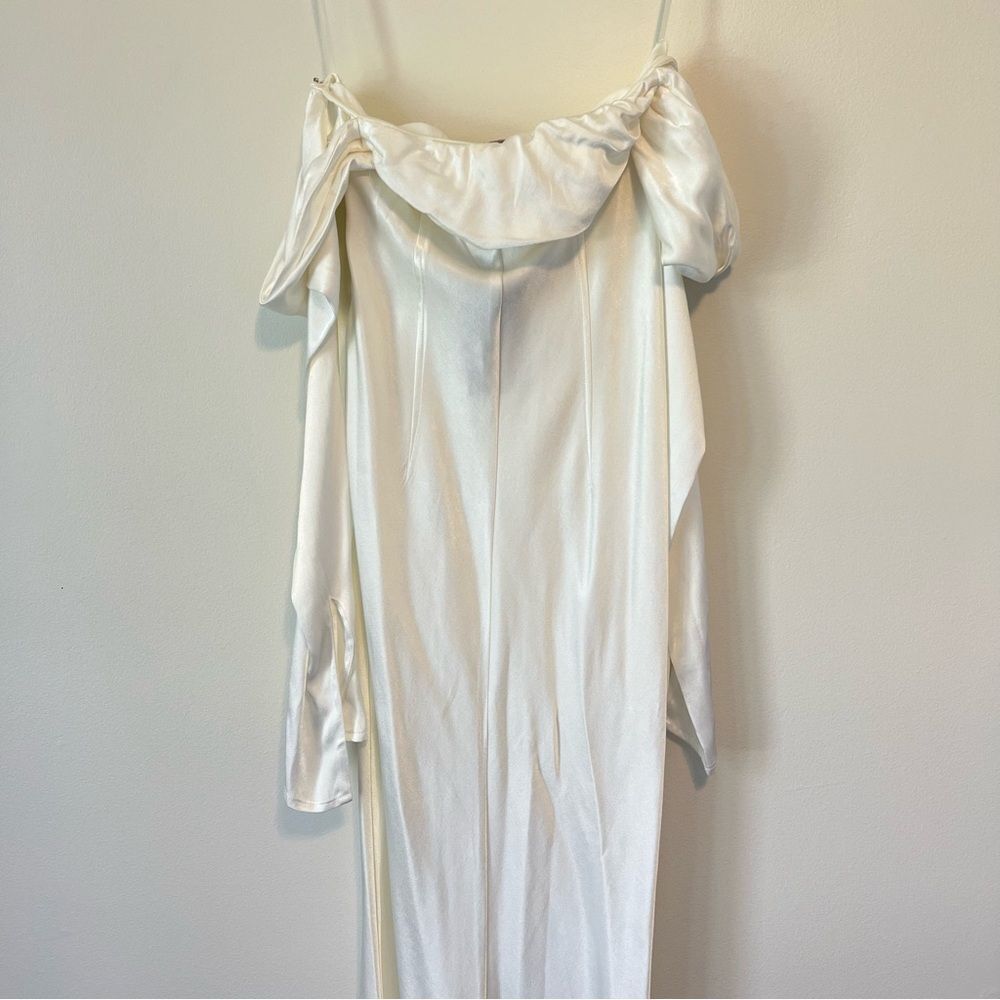 Meshki Giselle White Off the Shoulder Cowl Neck Satin Maxi Dress NEW Medium