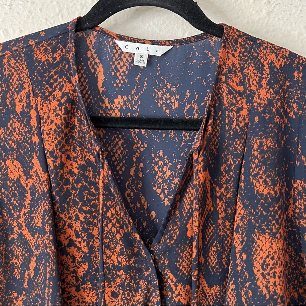 Cabi Animal Print Long Sleeve Blouse Size Small