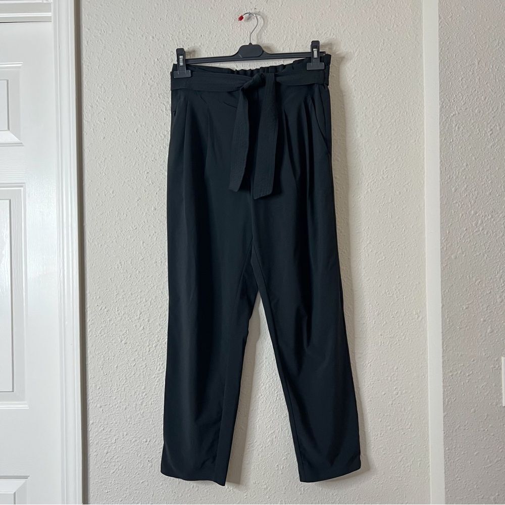 Athleta Skyline II Pants in Black Paperbag Style Size 8