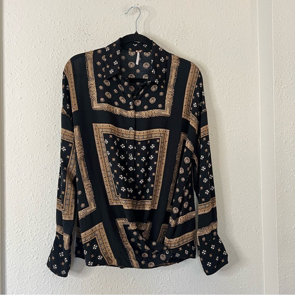 Free People Little Secrets Scarf Print Button Up Shirt Blouse Size Small