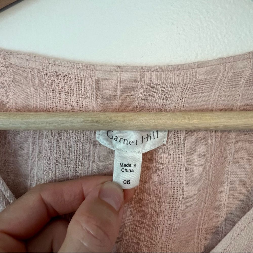 Garnet Hill V-Neck Button up Blouse in Pink Size 6 100% Cotton