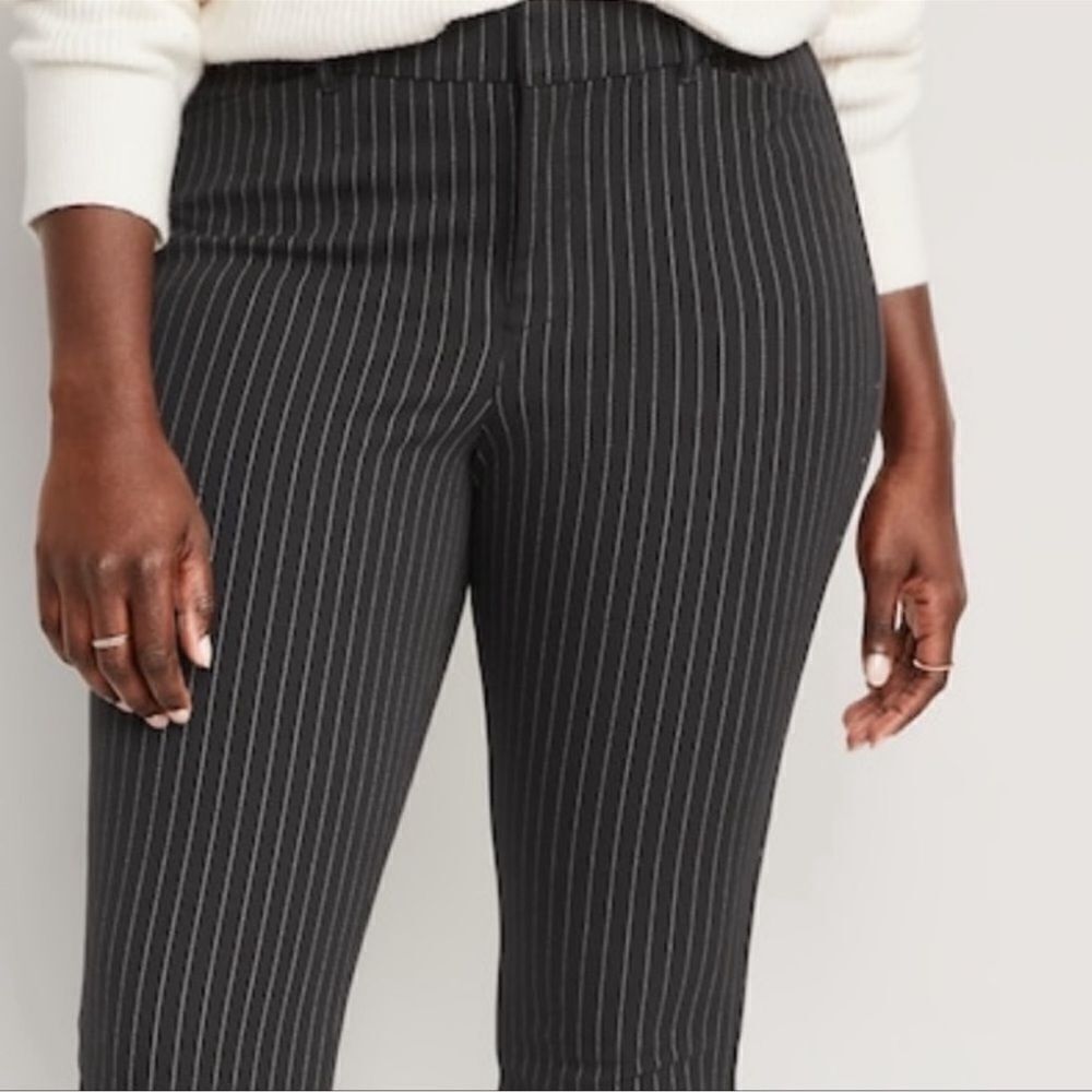 Old Navy High-Waisted Never-Fade Pixie Pinstripe Skinny Ankle Pants NEW Size 22
