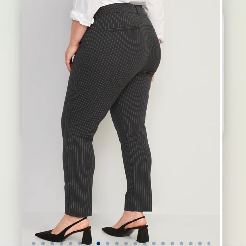 Old Navy High-Waisted Never-Fade Pixie Pinstripe Skinny Ankle Pants NEW Size 22