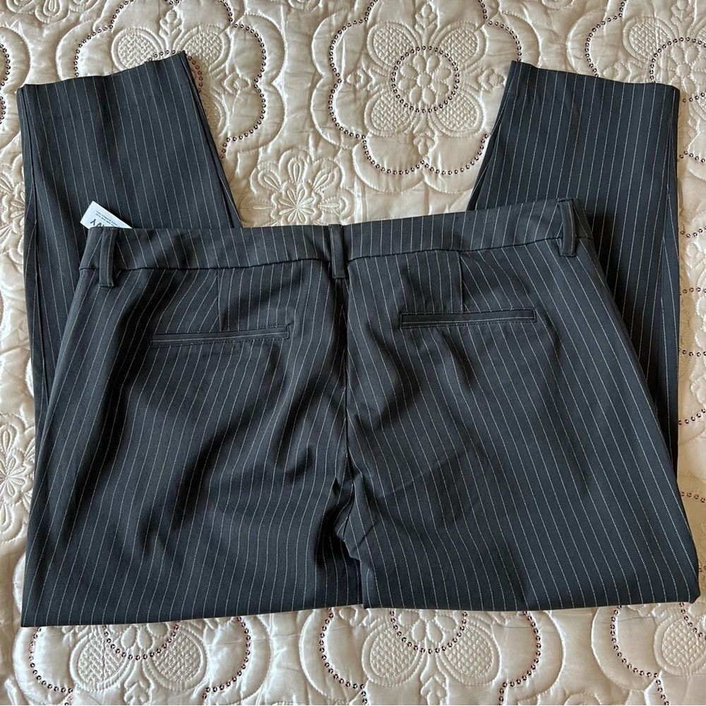 Old Navy High-Waisted Never-Fade Pixie Pinstripe Skinny Ankle Pants NEW Size 22