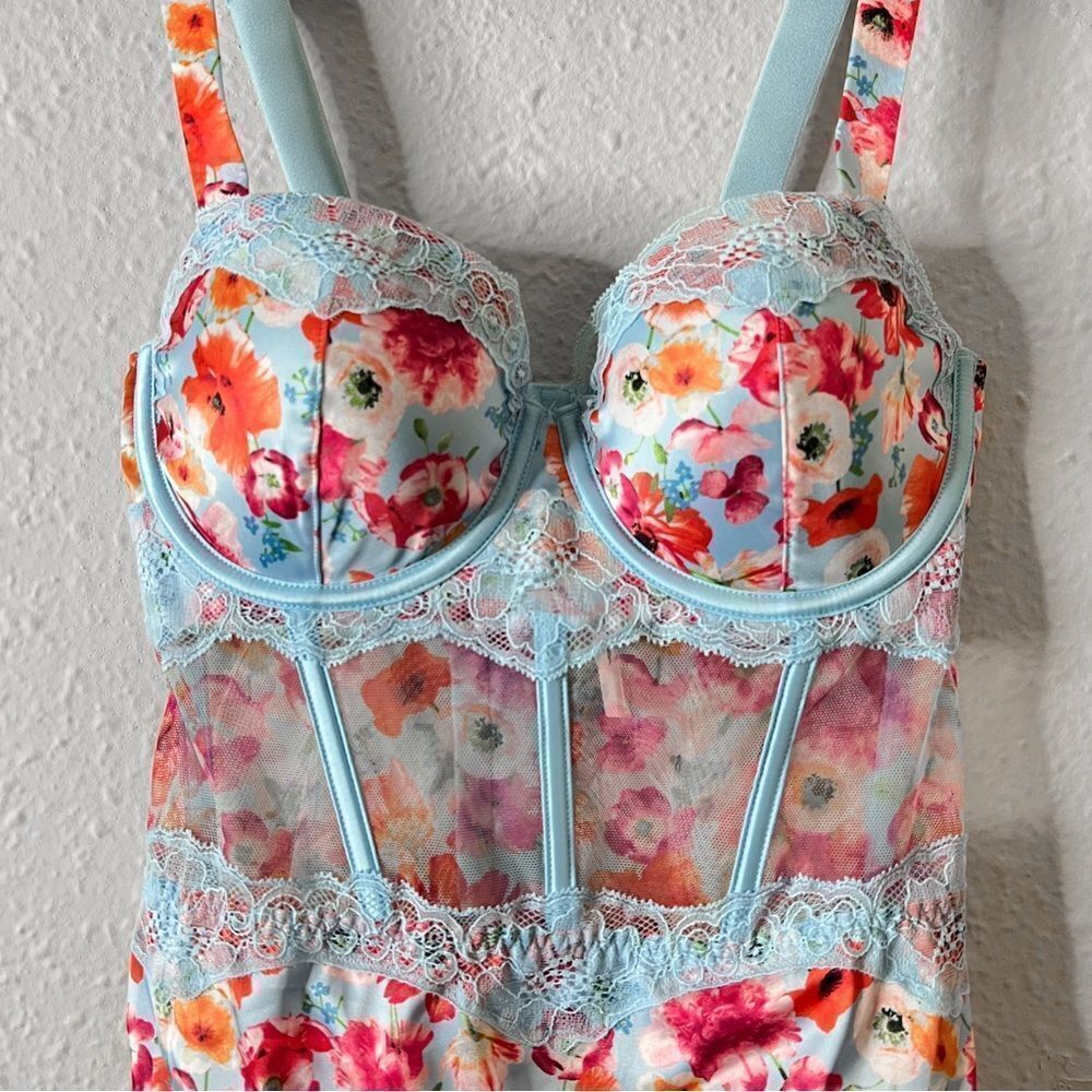 Victoria's Secret Very Sexy Floral Lace Balconette Corset Top NEW Size Medium
